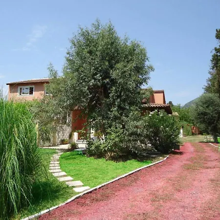 Errika House 4 *